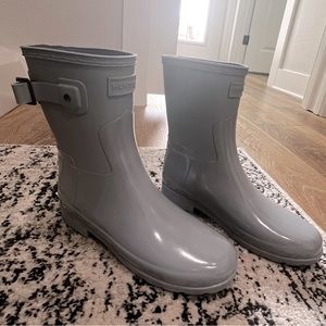 New Short Hunter Glossy Boots size 7